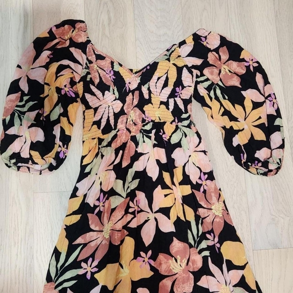 Billabong Dresses & Skirts - Billabong Floral Maxi Dress